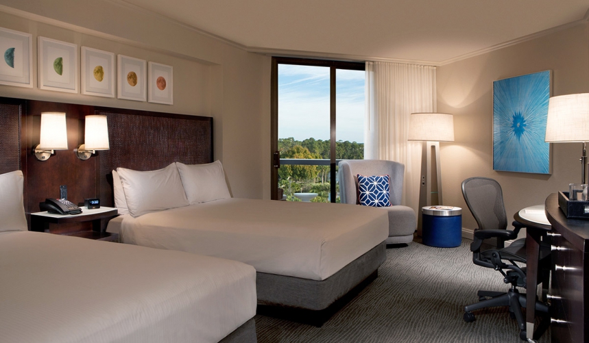/hotelphotos/thumb-860x501-182186-Hilton Buena Vista Palace @ bed Suite.jpg